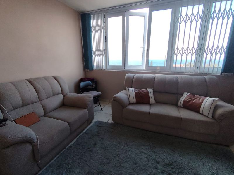 Beach Living at Its Best – Your Uvongo Escape Awaits! - Photo 1