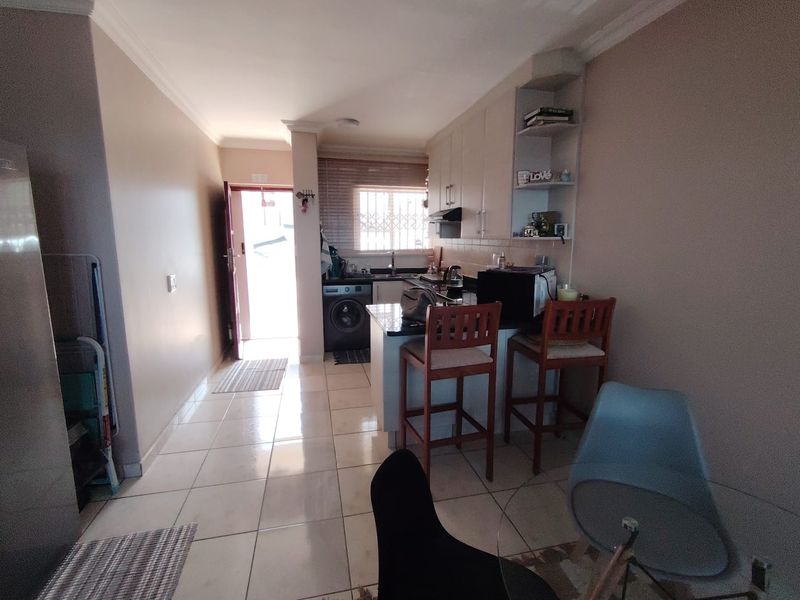 Beach Living at Its Best – Your Uvongo Escape Awaits! - Photo 2