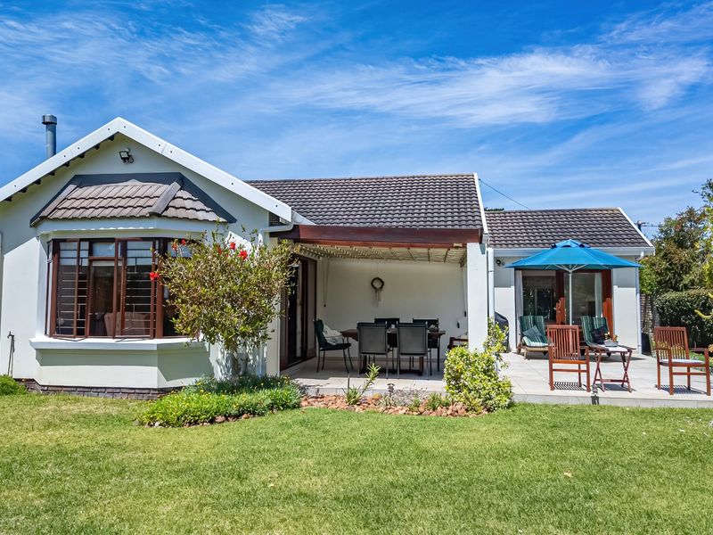 Charming lock-up-n-go, starter or downsizing home - Photo 2