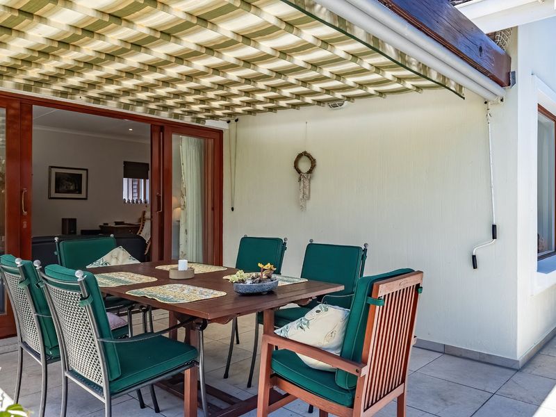 Charming lock-up-n-go, starter or downsizing home - Photo 8