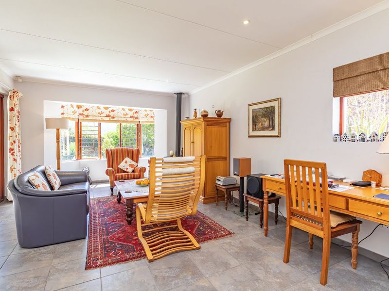 Charming lock-up-n-go, starter or downsizing home - Photo 10