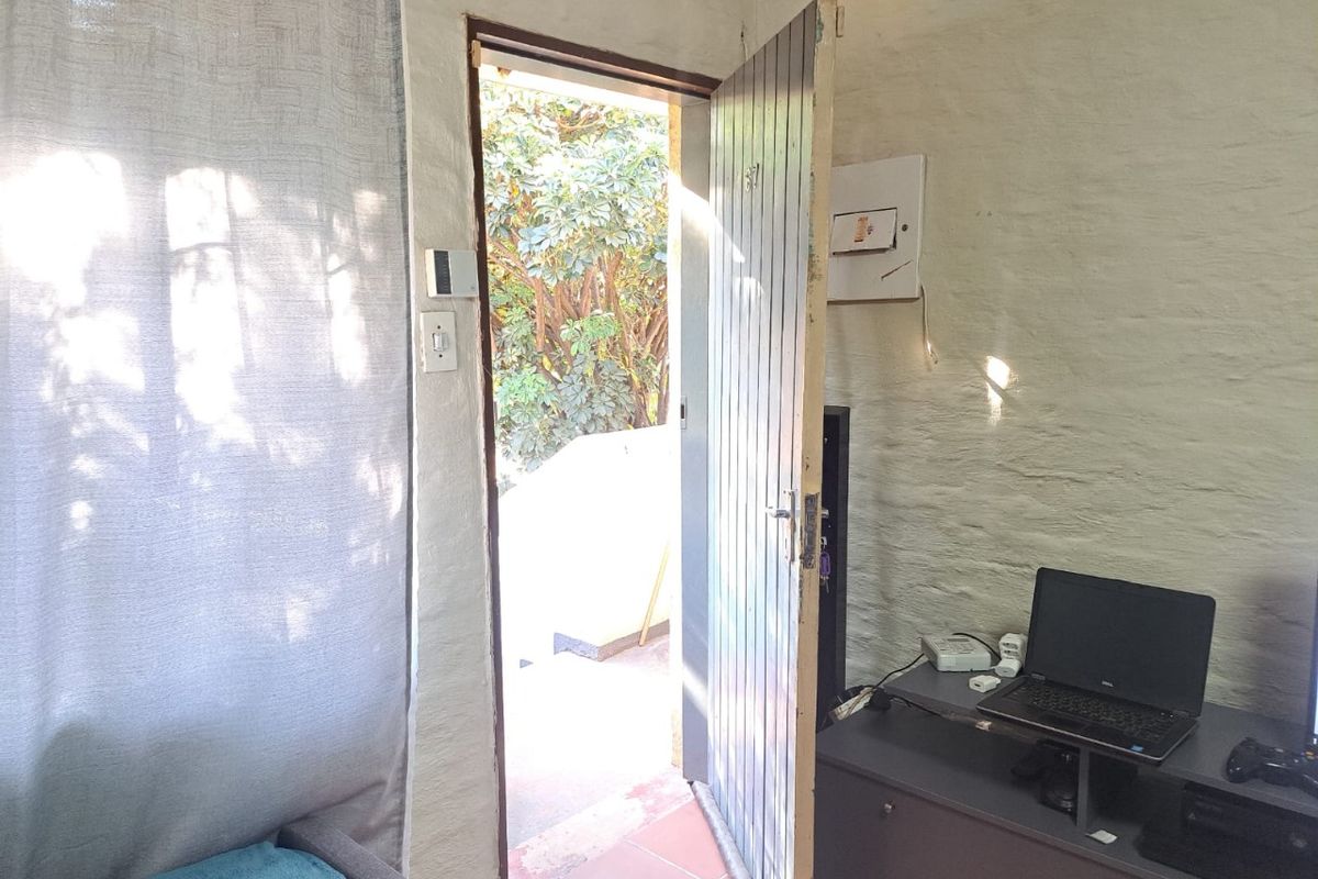 Bachelor Flat for Sale – Philip Nel Park (Near TUT) - Photo 5