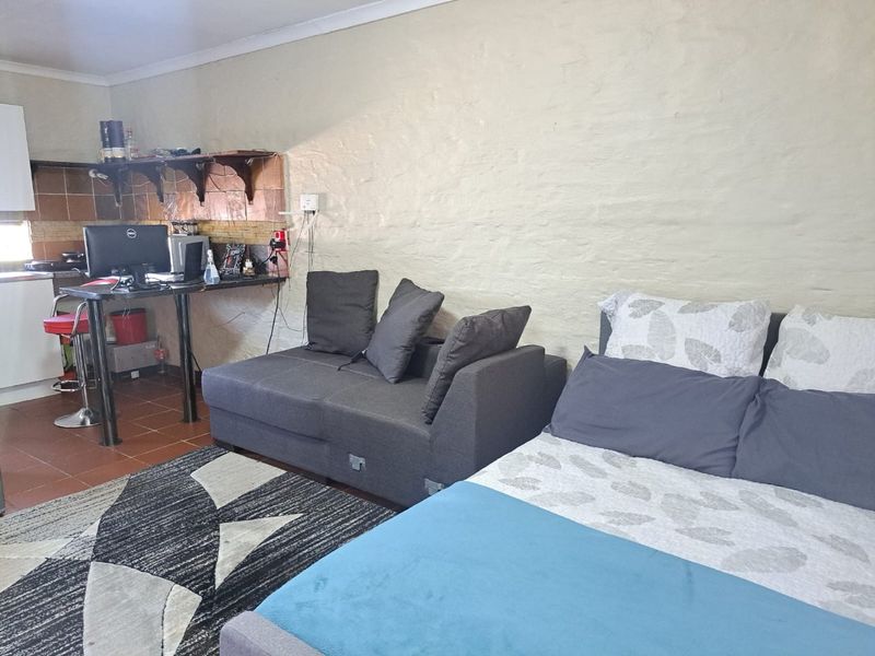 Bachelor Flat for Sale – Philip Nel Park (Near TUT) - Photo 6