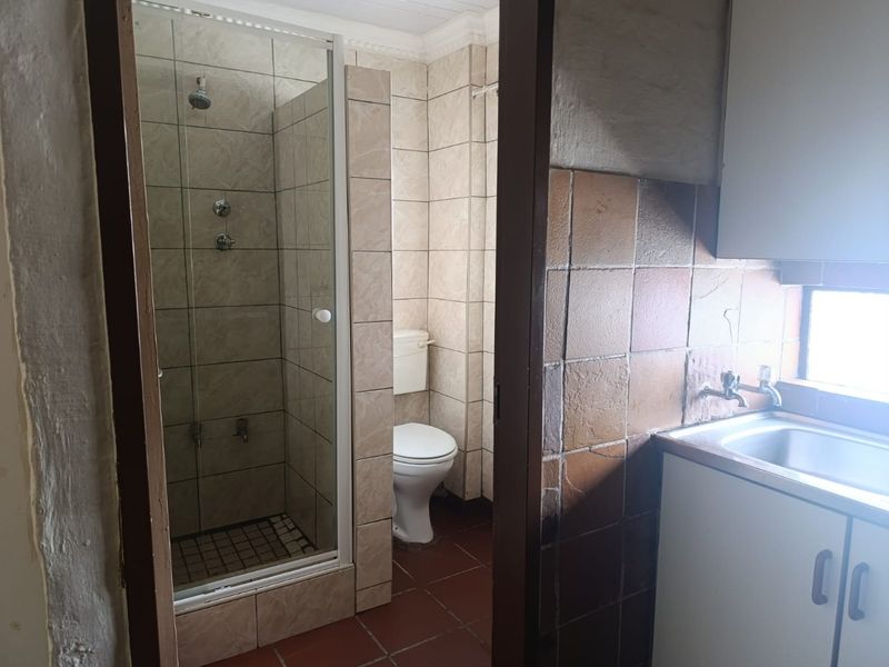 Bachelor Flat for Sale – Philip Nel Park (Near TUT) - Photo 4