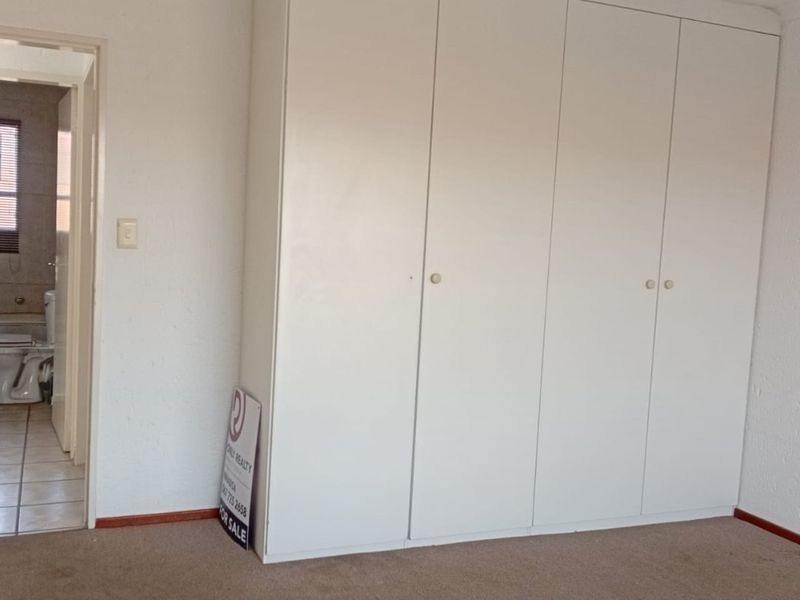 Modern 2-bed 1 bath  Apartment /Flat in Buccleuch - Photo 9