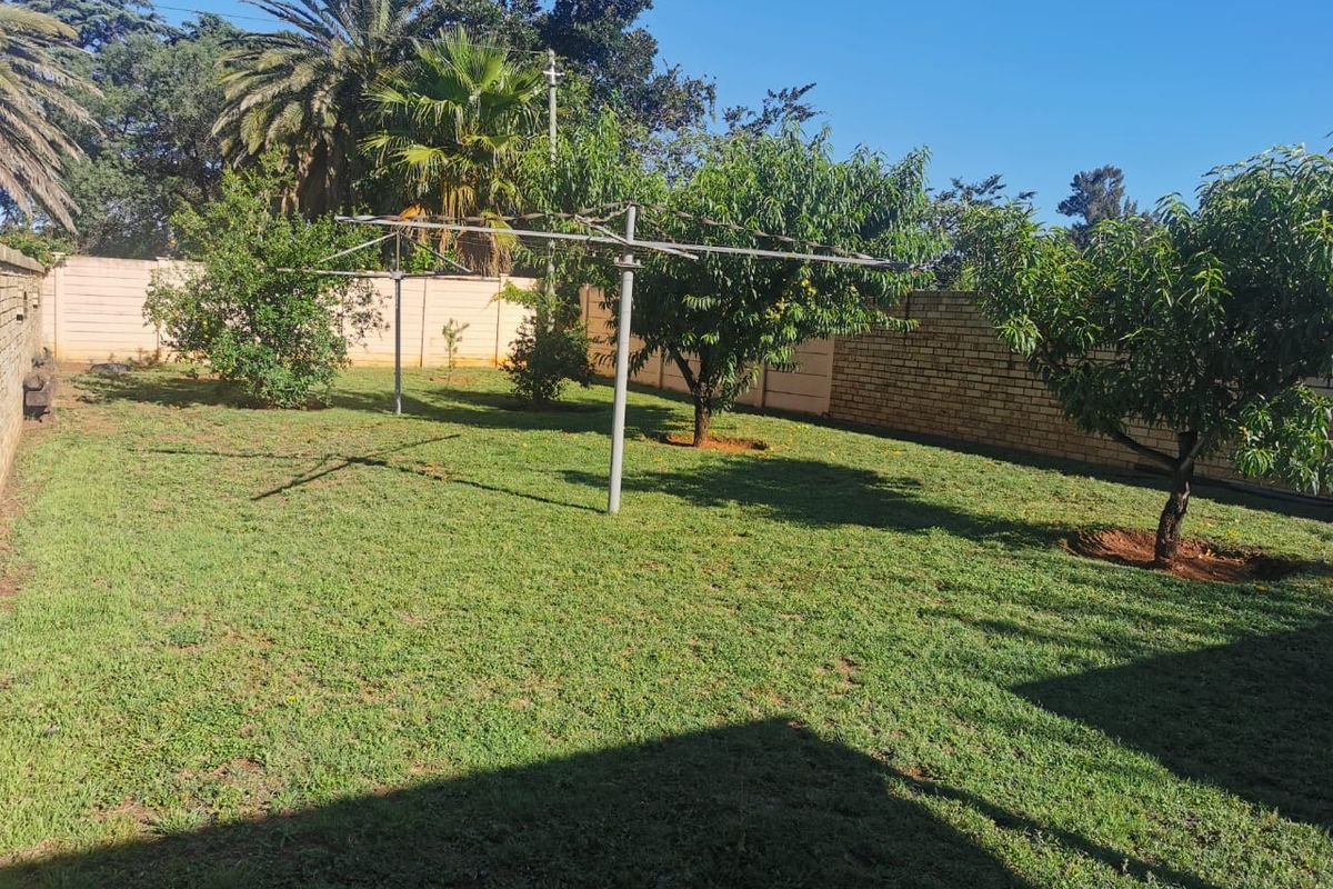 Beautifully Maintained 3-Bedroom Home for Sale in Stilfontein - Photo 3