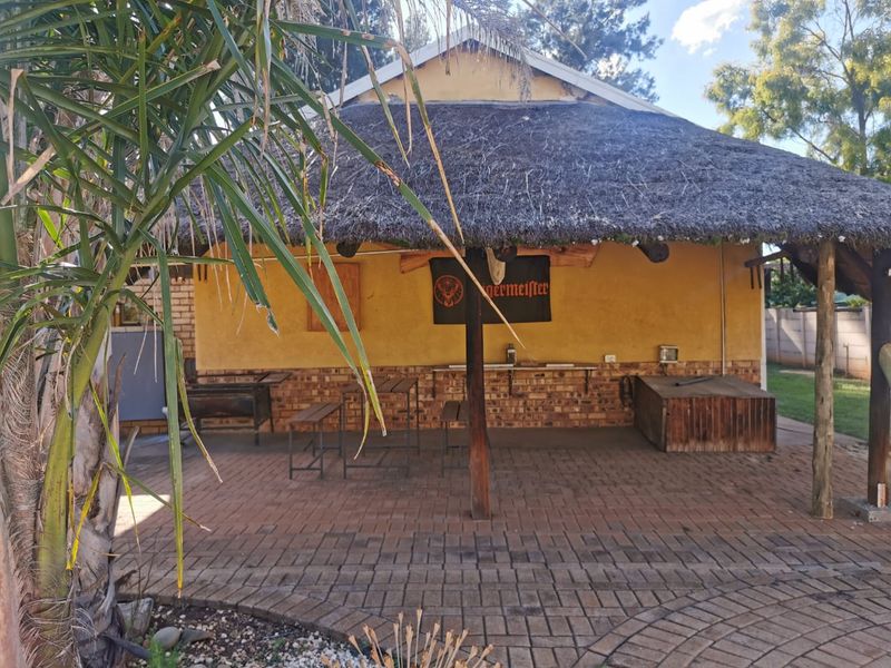 Beautifully Maintained 3-Bedroom Home for Sale in Stilfontein - Photo 4