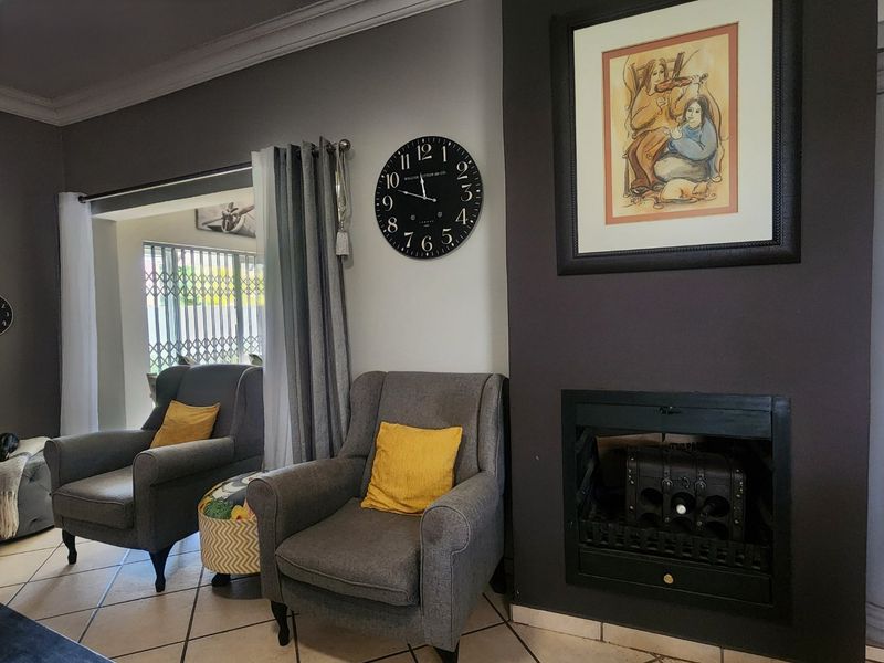 3 BEDROOM TOWNHOUSE IN WILKOPPIES - Photo 4