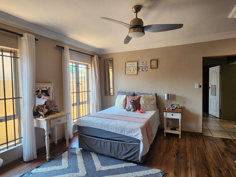 3 BEDROOM TOWNHOUSE IN WILKOPPIES - Photo 9