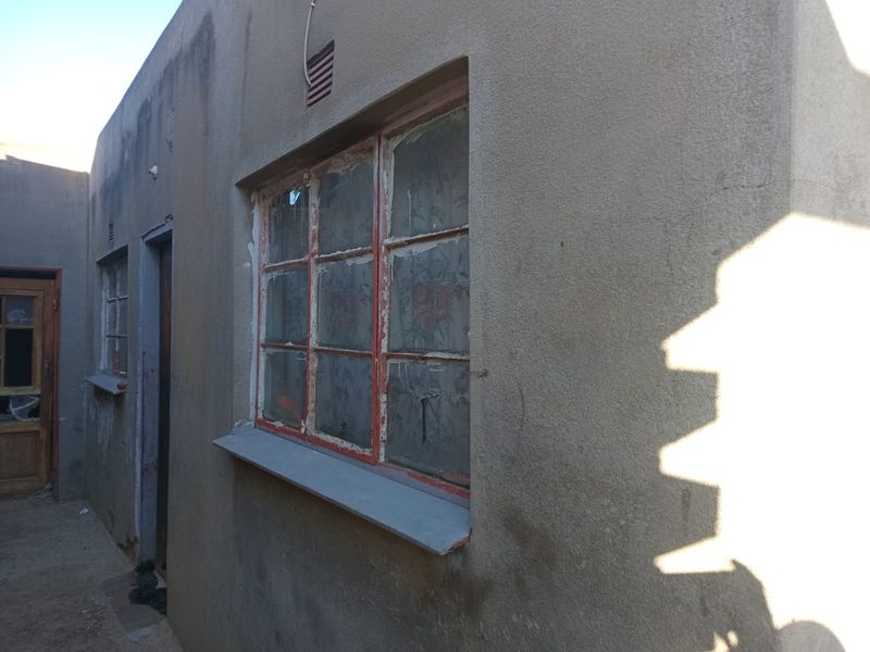 House with cherrywood kitchen, close to police station and school extra Income - Photo 9
