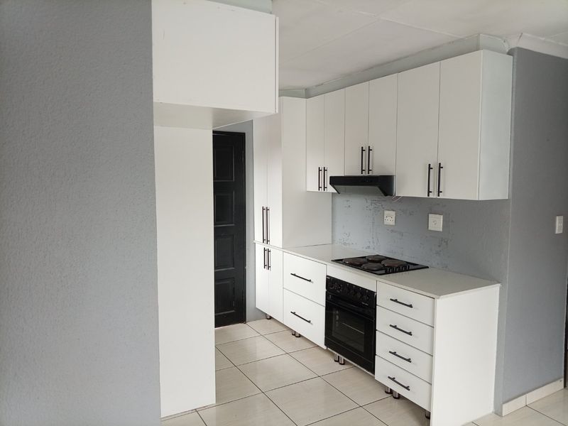 3 bedroom Rosslyn Gardens - Photo 8