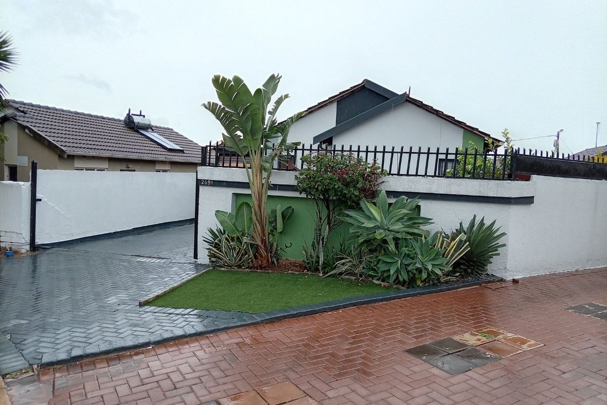 3 bedroom Rosslyn Gardens - Photo 2