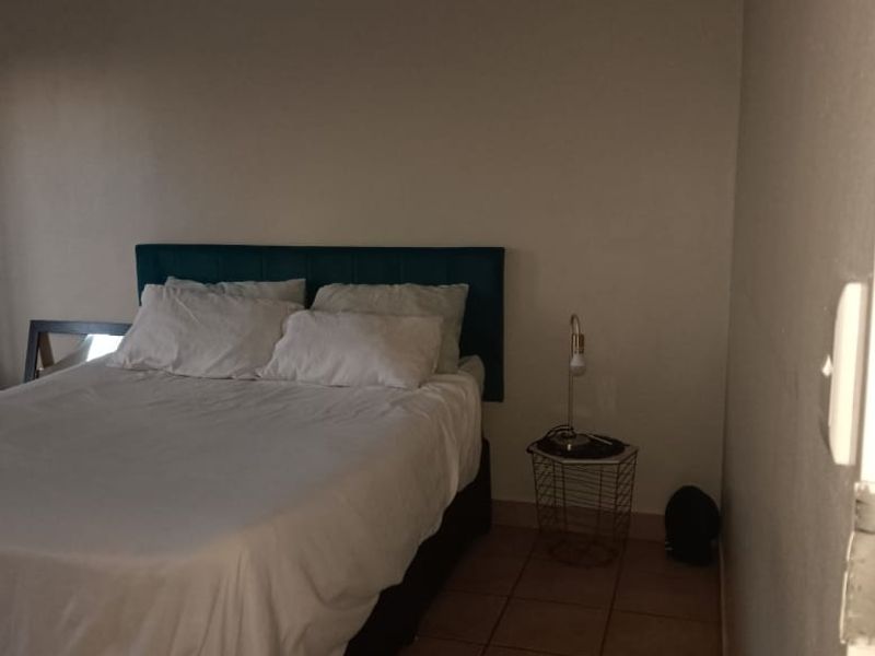 Executive 2 bedroom , 1 bath apartment in Prime Location - Luxury Amenities near a main road. - Photo 9