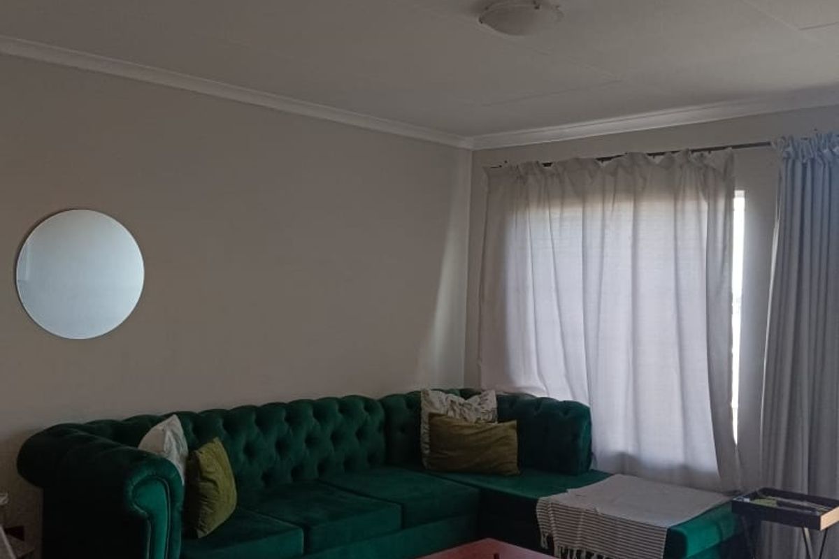 Executive 2 bedroom , 1 bath apartment in Prime Location - Luxury Amenities near a main road. - Photo 5