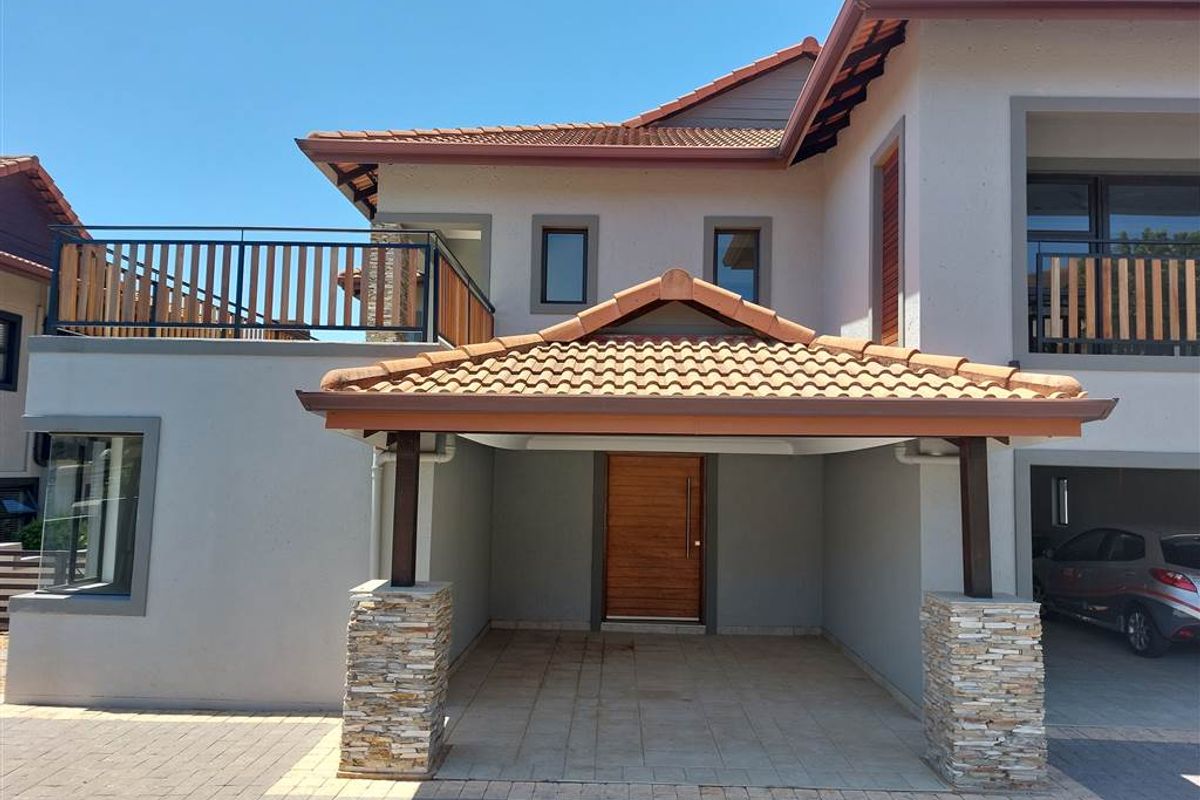 5 bedroom mansion in Izinga Estates - Photo 2