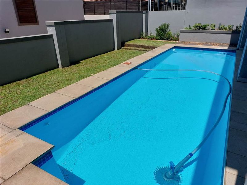 5 bedroom mansion in Izinga Estates - Photo 3