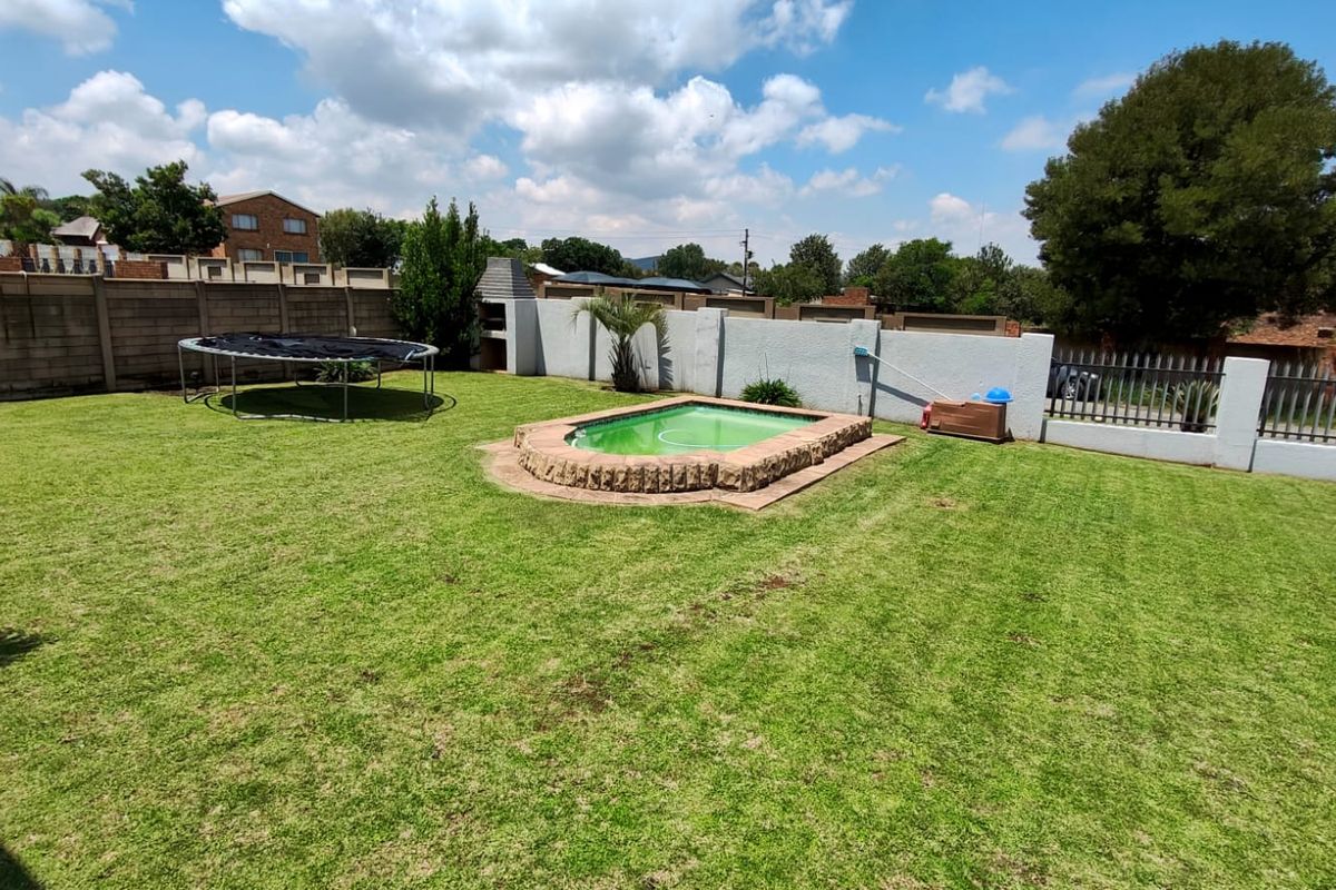 Charming 3-Bedroom Home With Stunning Vaal Dam Views - Photo 5