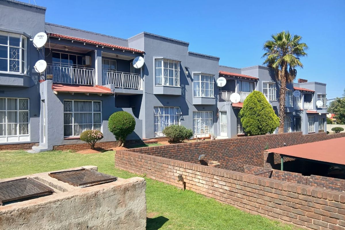 2 Bedroom Apartment in Horizon View - Photo 3