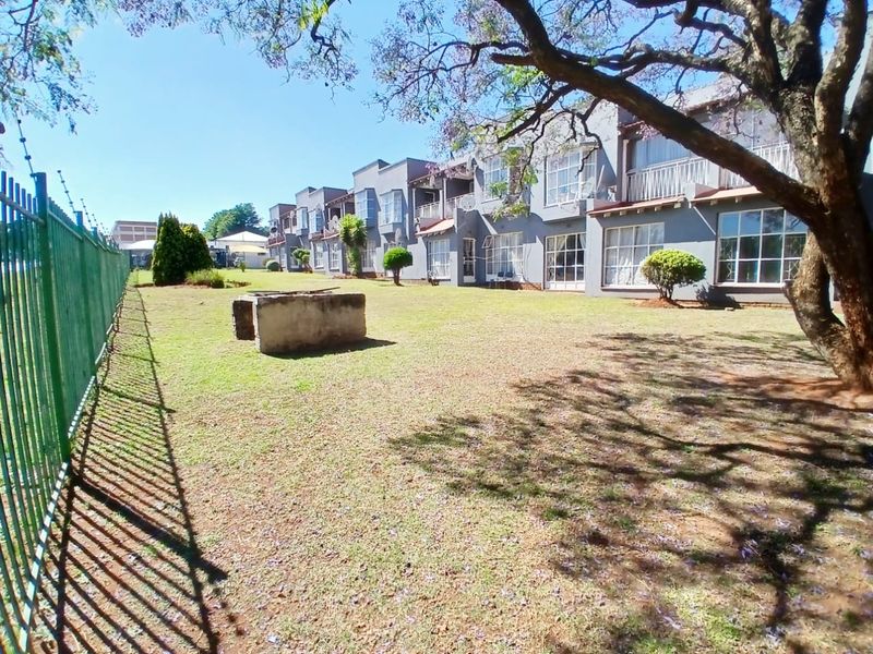 2 Bedroom Apartment in Horizon View - Photo 2