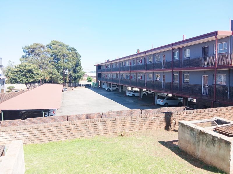 2 Bedroom Apartment in Horizon View - Photo 6