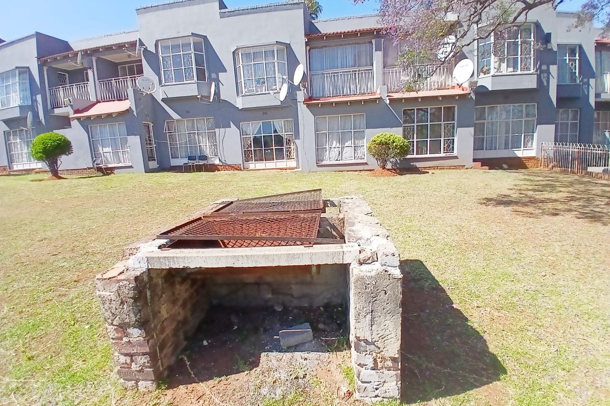 2 Bedroom Apartment in Horizon View - Photo 5