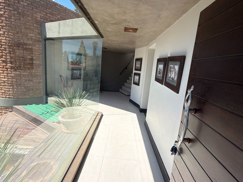 4 Bedroom house for sale in Wilkoppies - Photo 6