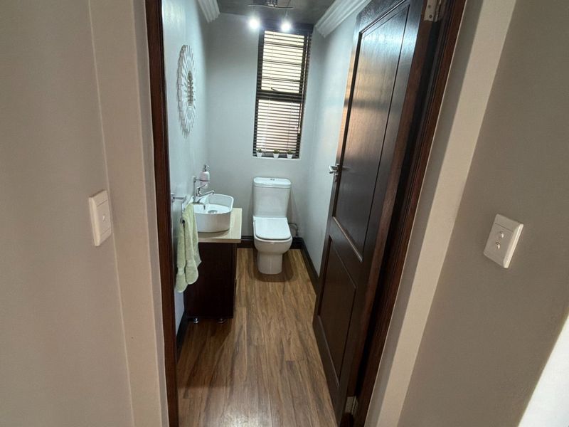 4 Bedroom house for sale in Wilkoppies - Photo 10