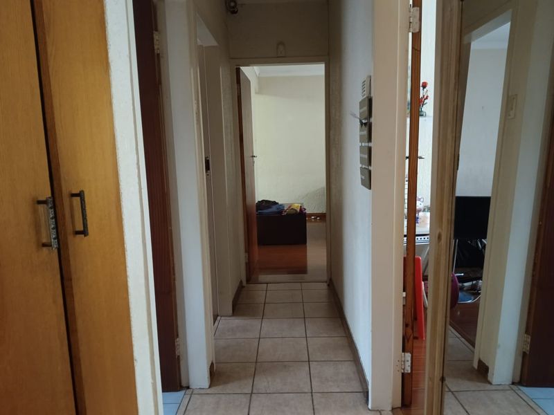 Secure Sterpark Townhouse with Garage & Prime Location - Photo 10