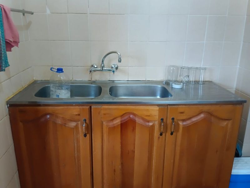 Secure Sterpark Townhouse with Garage & Prime Location - Photo 9