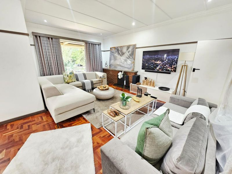 A Beautiful and Serene 3 Bedroom 2 bathroom house for rent in Groenkloof - Photo 9