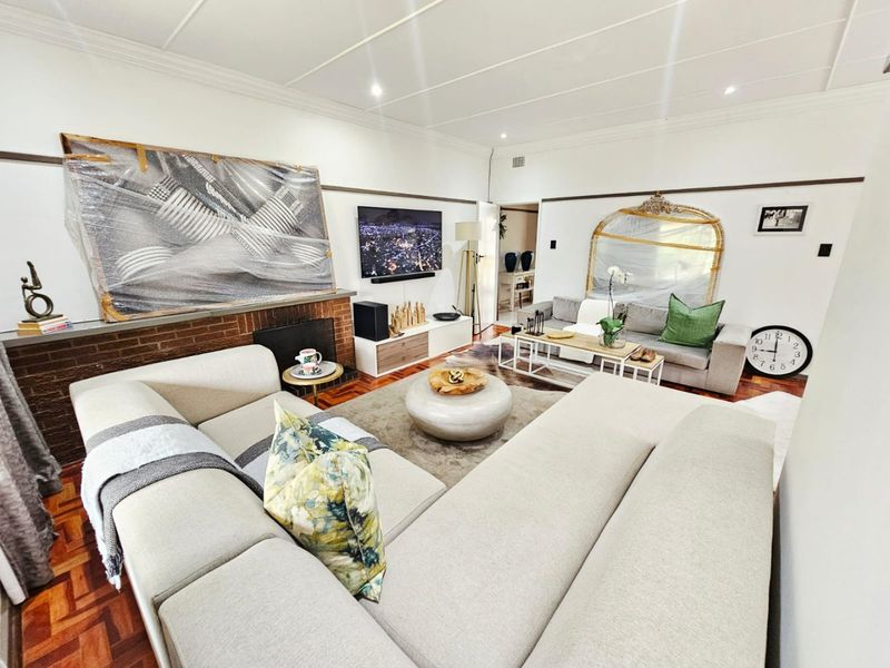 A Beautiful and Serene 3 Bedroom 2 bathroom house for rent in Groenkloof - Photo 8