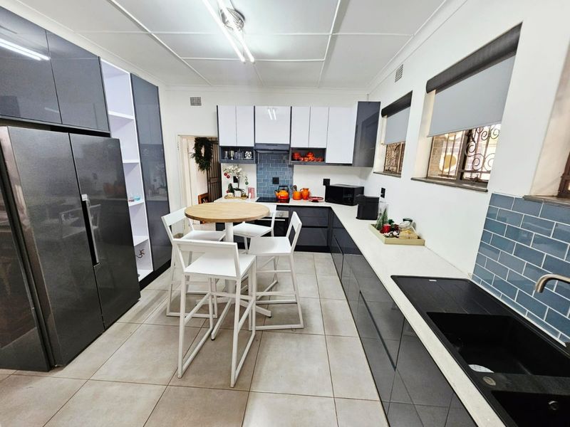 A Beautiful and Serene 3 Bedroom 2 bathroom house for rent in Groenkloof - Photo 7