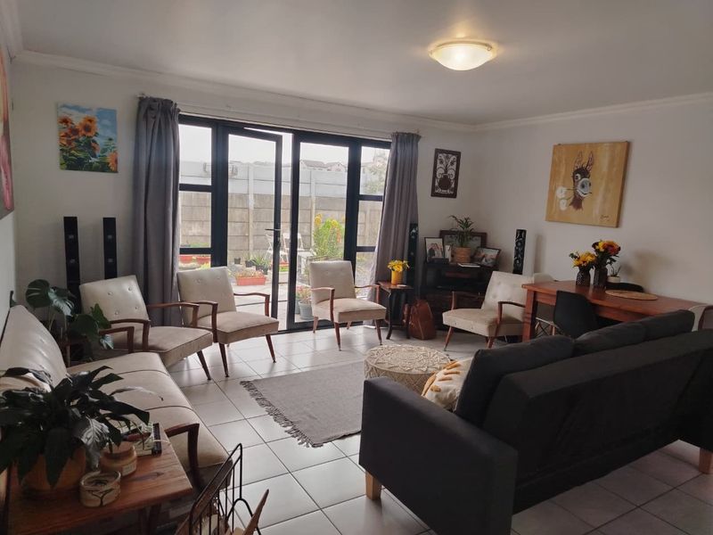 3 bedroom house plus a 2 bedroom granny flat - Photo 7
