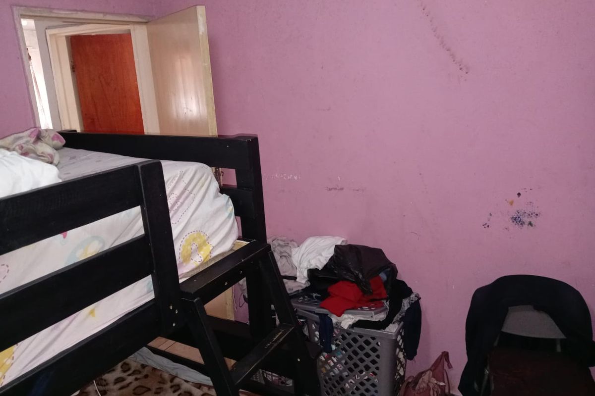 Ground Floor - 2 Bedroom Apartment with Great Potential -Kuilsriver - Photo 5