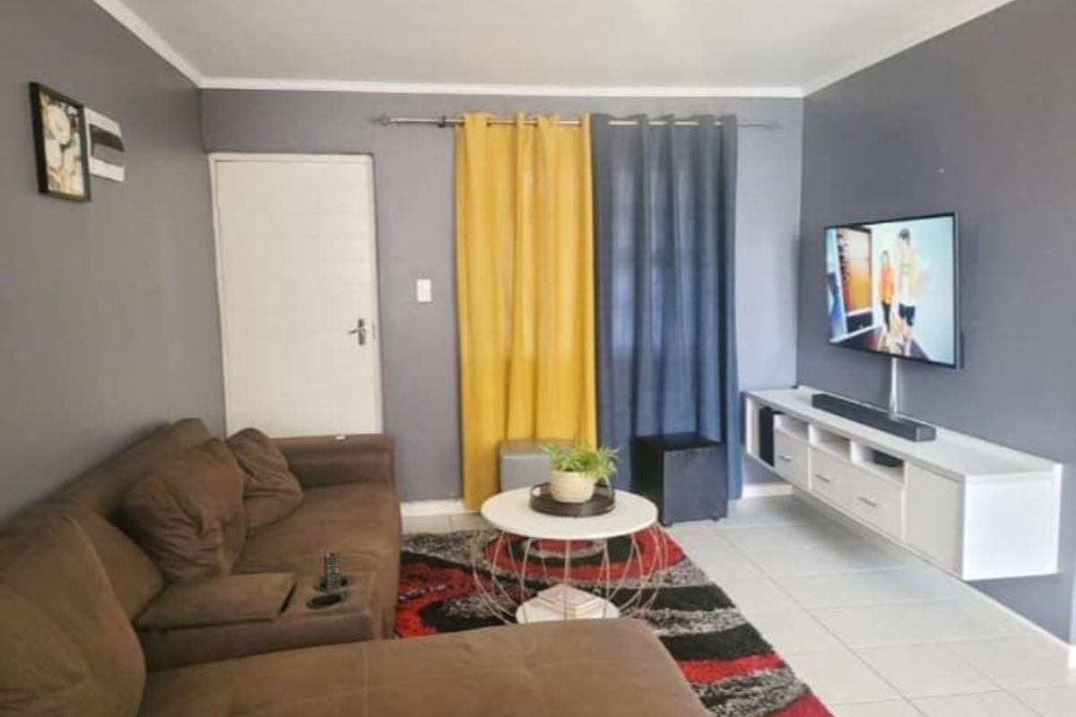 Modern 2-Bedroom Apartment in a Quiet, Secure Complex – Blue Downs - Photo 2