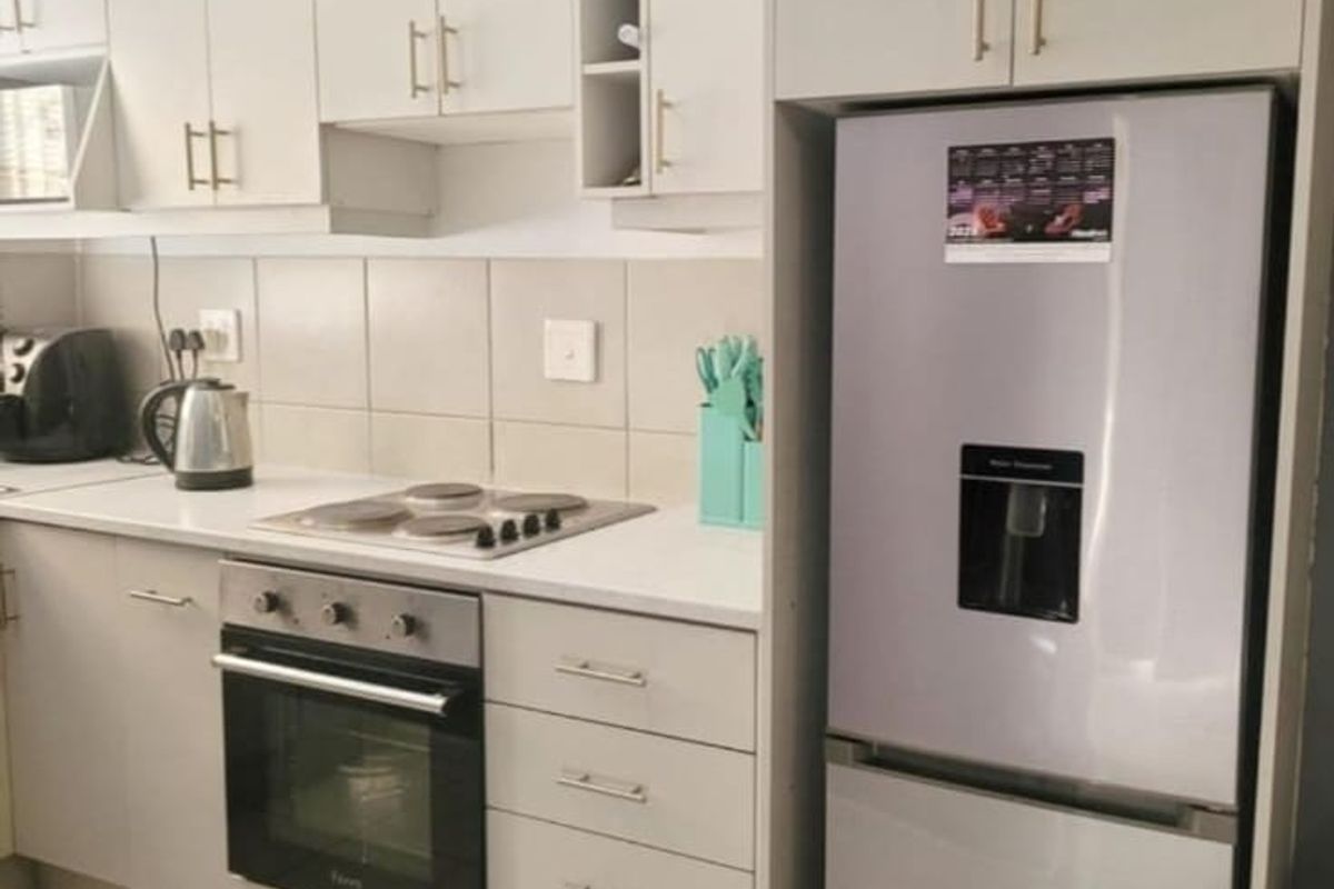 Modern 2-Bedroom Apartment in a Quiet, Secure Complex – Blue Downs - Photo 3