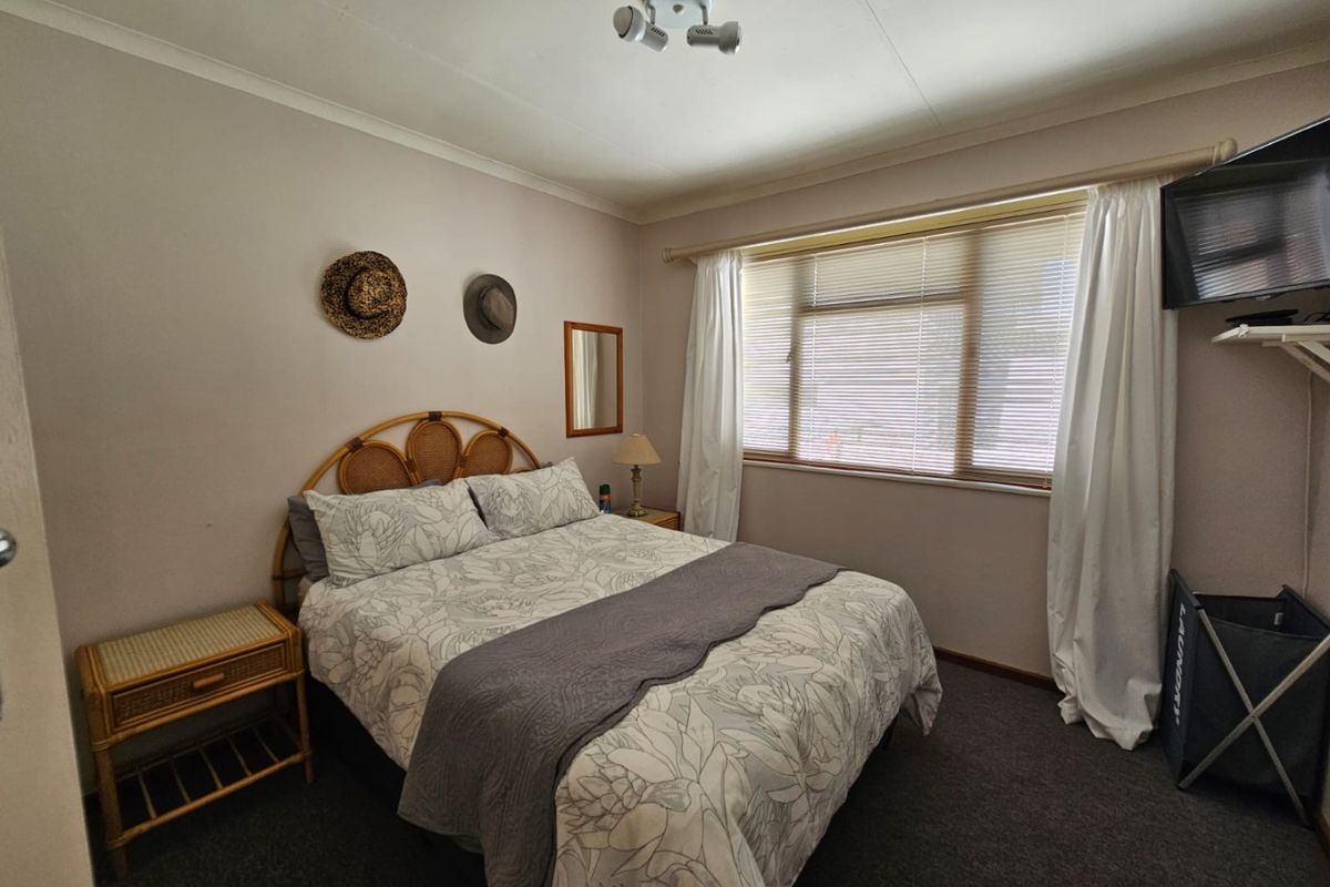 Holiday-Perfect Home in Port Natal, Karoodorp – Move In & Start Braaing!  - Photo 5