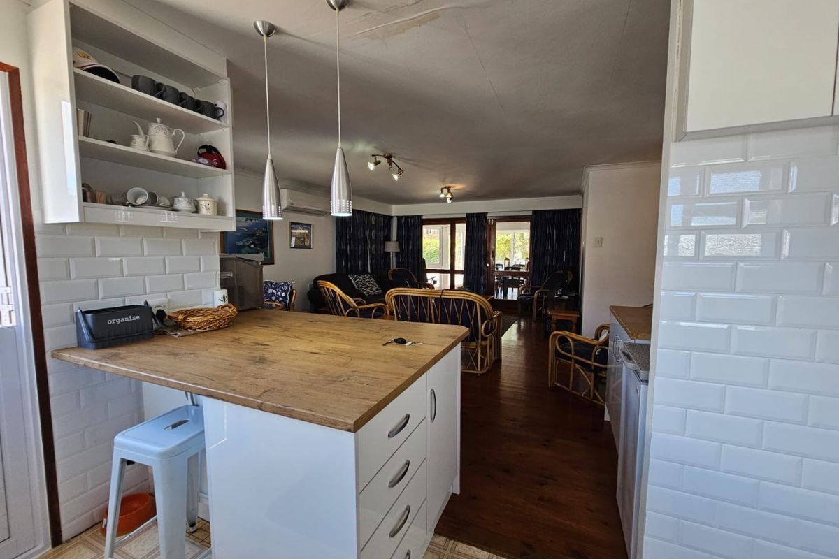 Holiday-Perfect Home in Port Natal, Karoodorp – Move In & Start Braaing!  - Photo 2