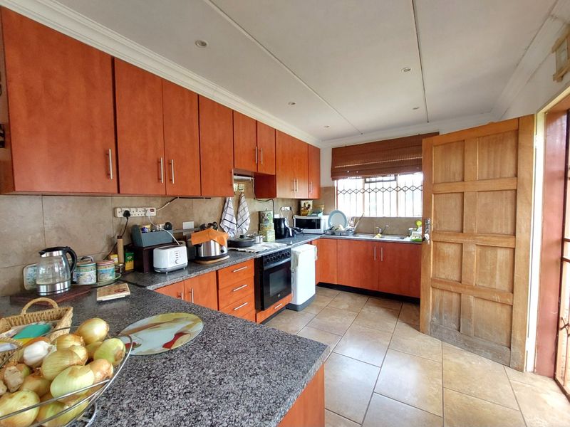 Established Lucerne Farm with Duplex House and Large Stores - Photo 6