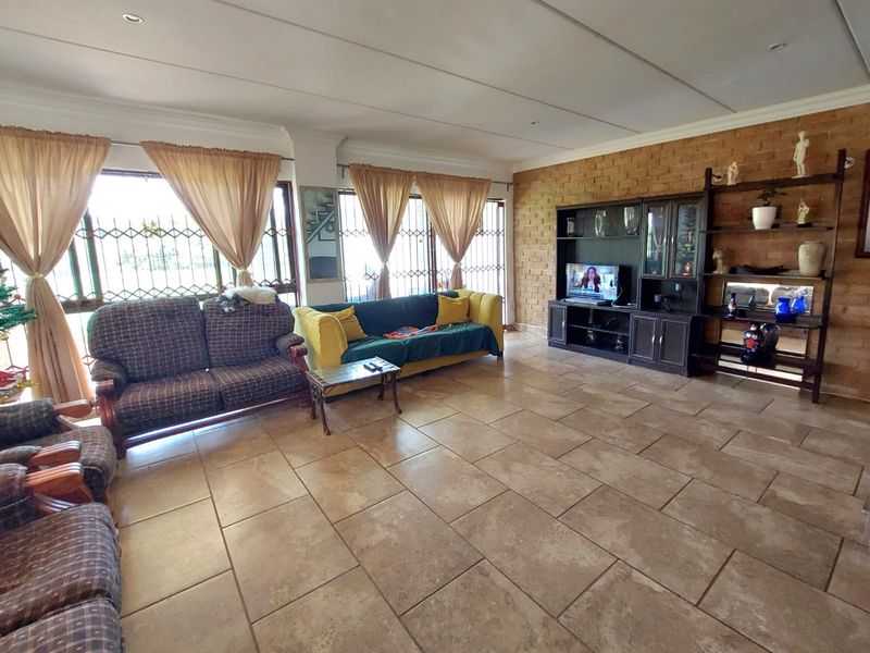 Established Lucerne Farm with Duplex House and Large Stores - Photo 4