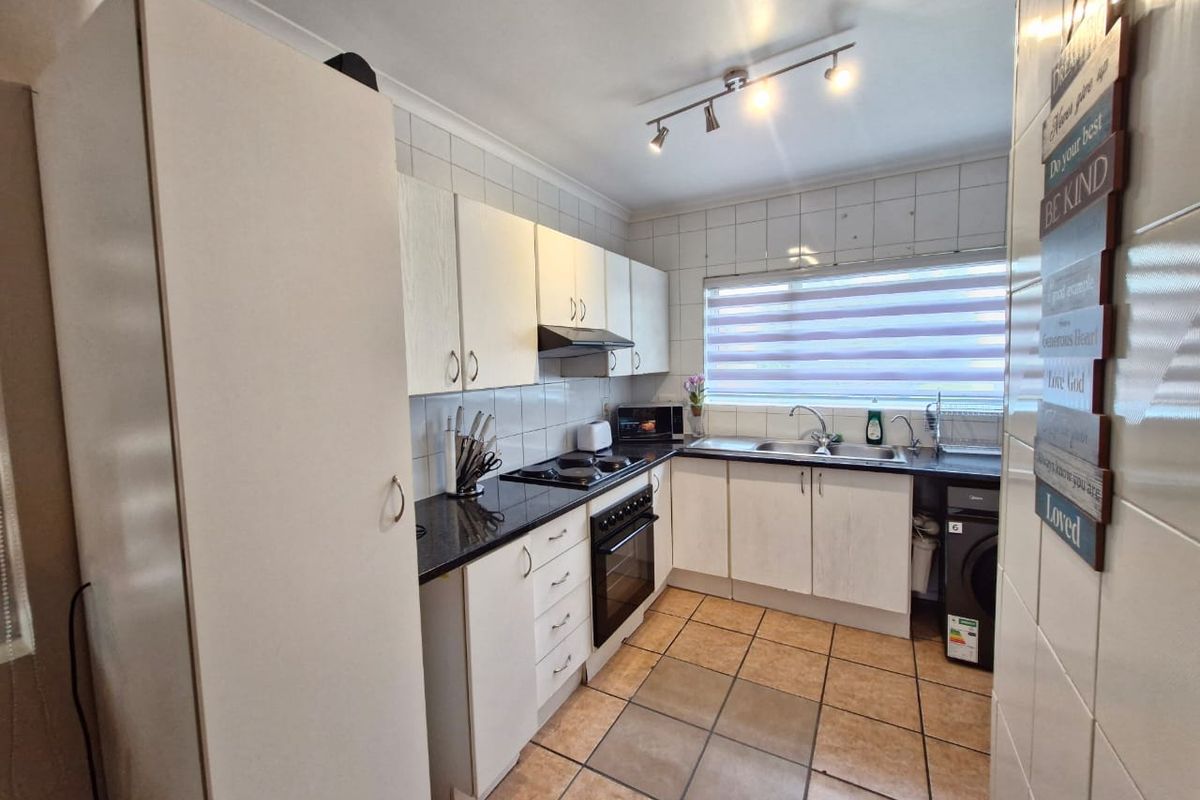 For Rent Fully Furnished 2 Bedroom, 2 Bath Apartment with Main Bedroom En-Suite - Photo 3