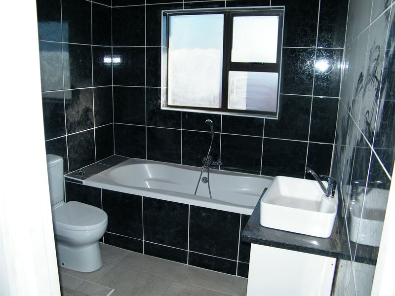 Three bedroom two bathroom, large open plan townhouse in Flamwood. - Photo 5