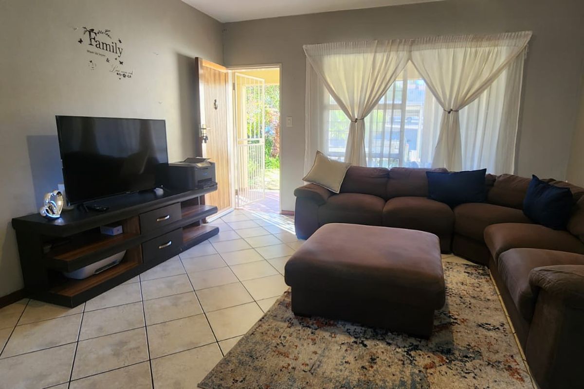 Newly renovated 2 Bedroom Apartments/Flats for sale in Wilkoppies - Photo 2