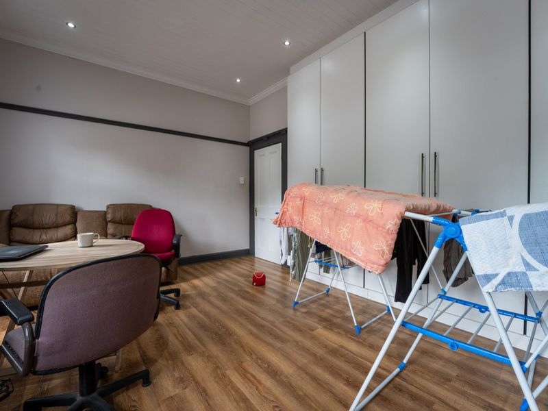 13 Bedroom House In Walmer - Photo 10