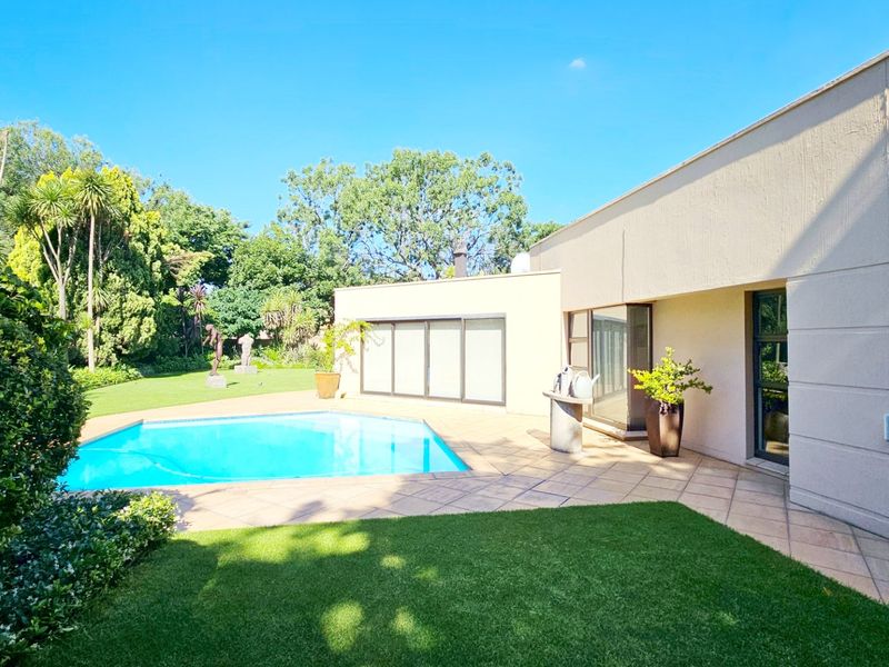 An opulent residence in Three Rivers Proper. - Photo 6