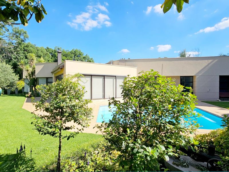 An opulent residence in Three Rivers Proper. - Photo 5