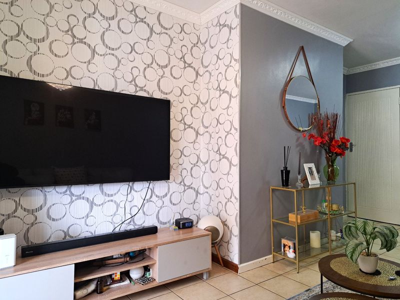 2 Bedroom Ground-Floor Apartment for Rent – Fountain View, Noordwyk - Photo 2