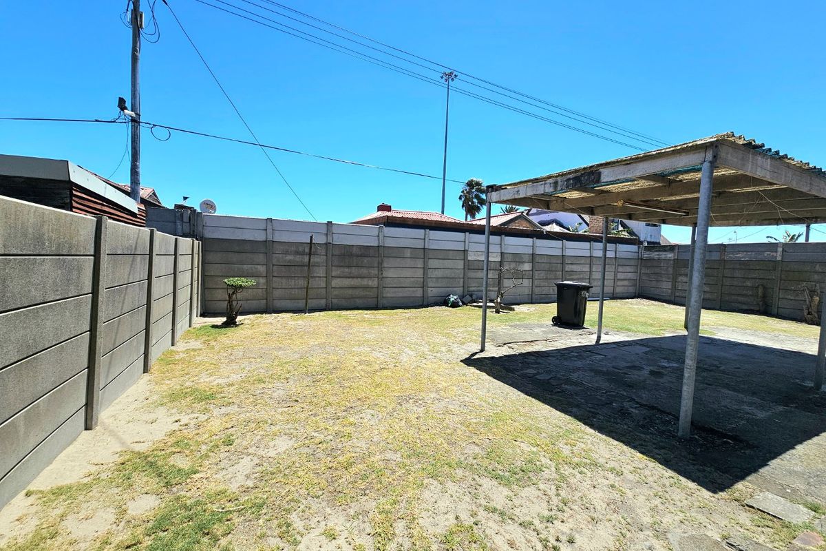 Lovely, cosy two bedroom home situated on a large plot - Photo 3