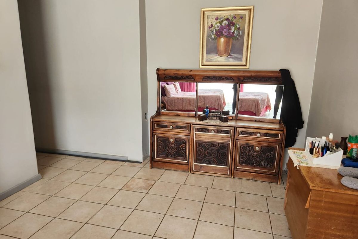 Charming 3-Bedroom Home for Sale — Prime Location! - Photo 5