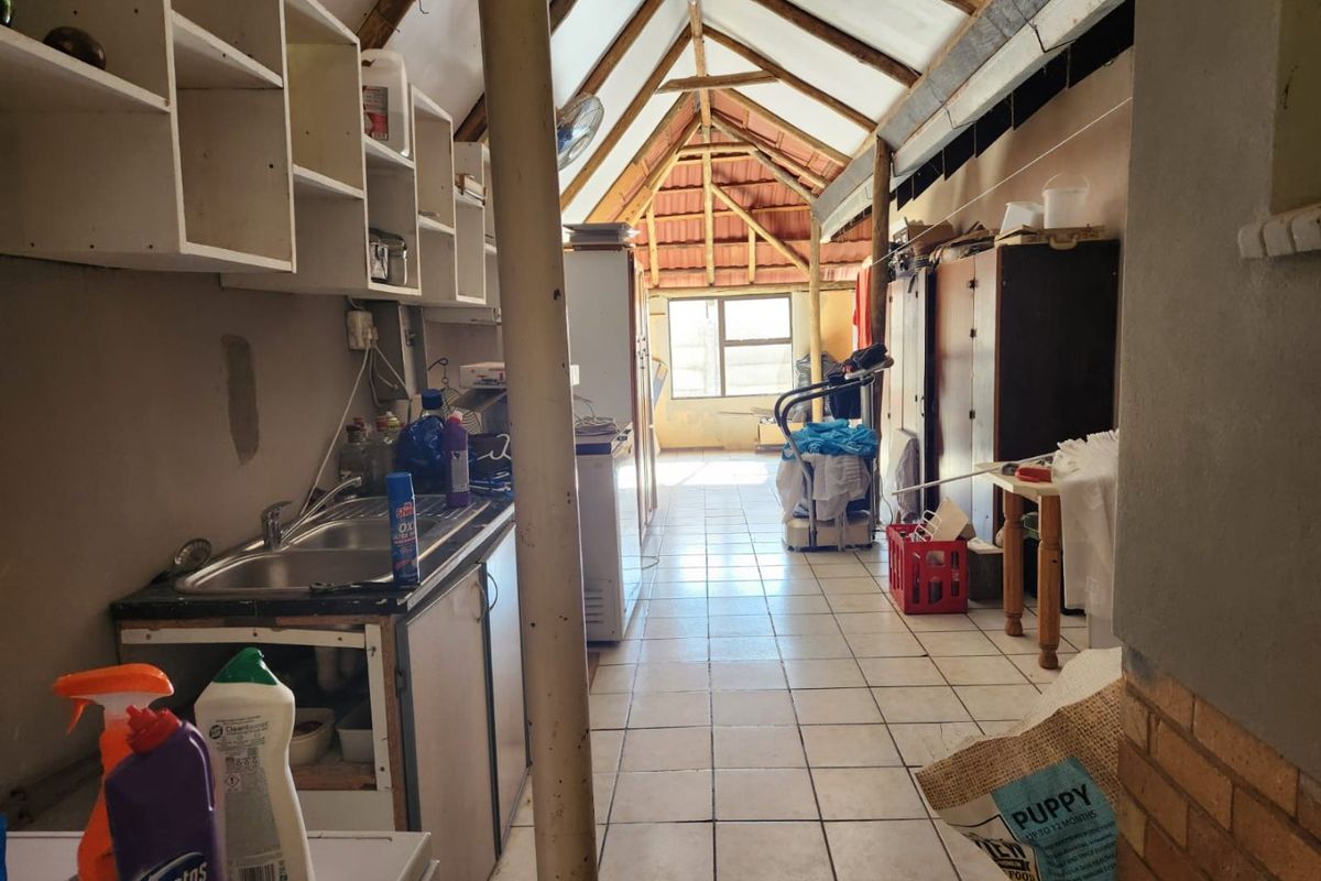 Charming 3-Bedroom Home for Sale — Prime Location! - Photo 2